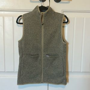 Figs heathered light oak on shift sweater knit vest.  EUC. X-Small.